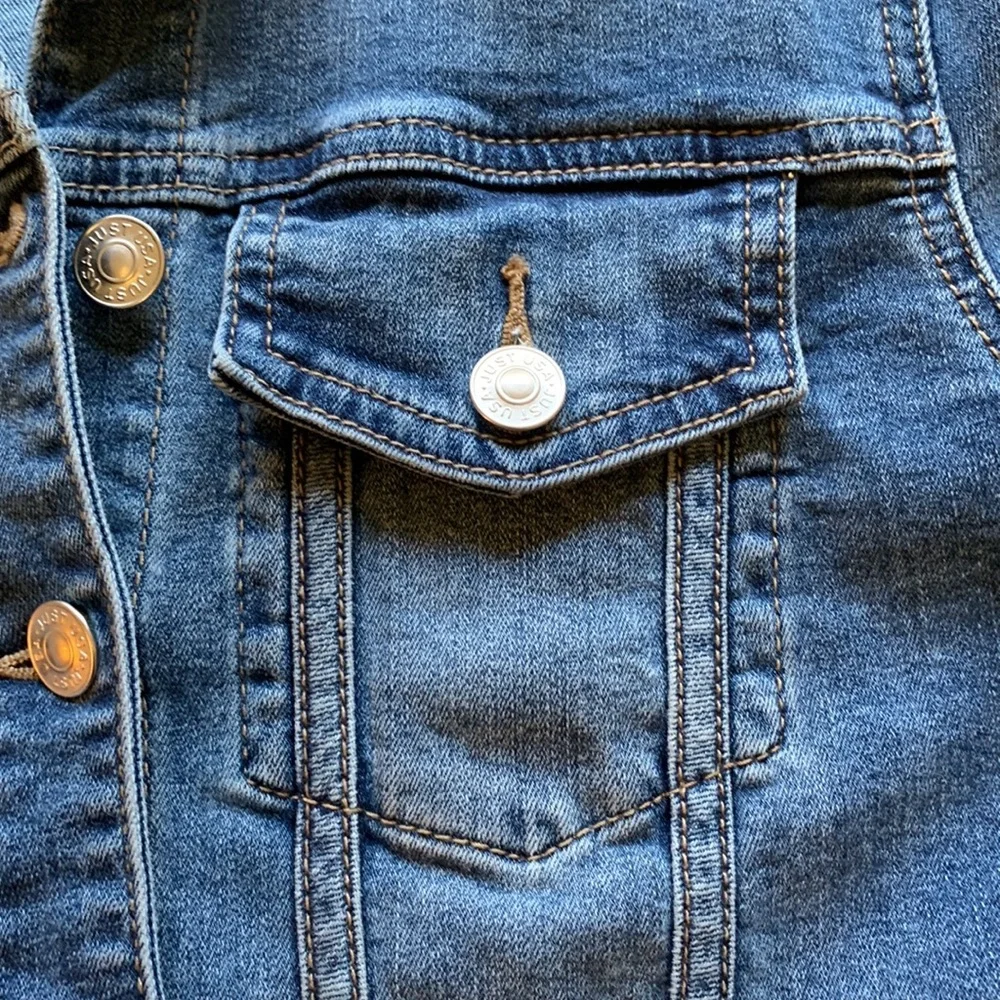 Jean Jacket. - Picture 4 of 10